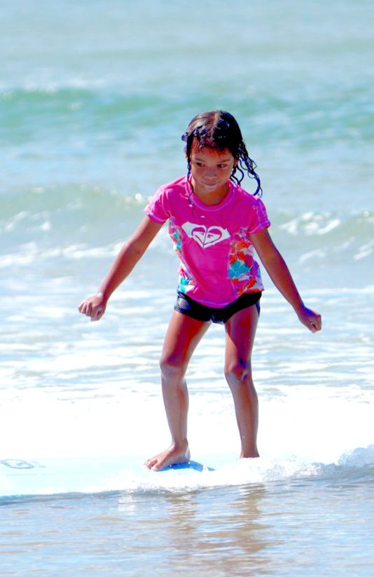 A Las Tortuguitas student surfing