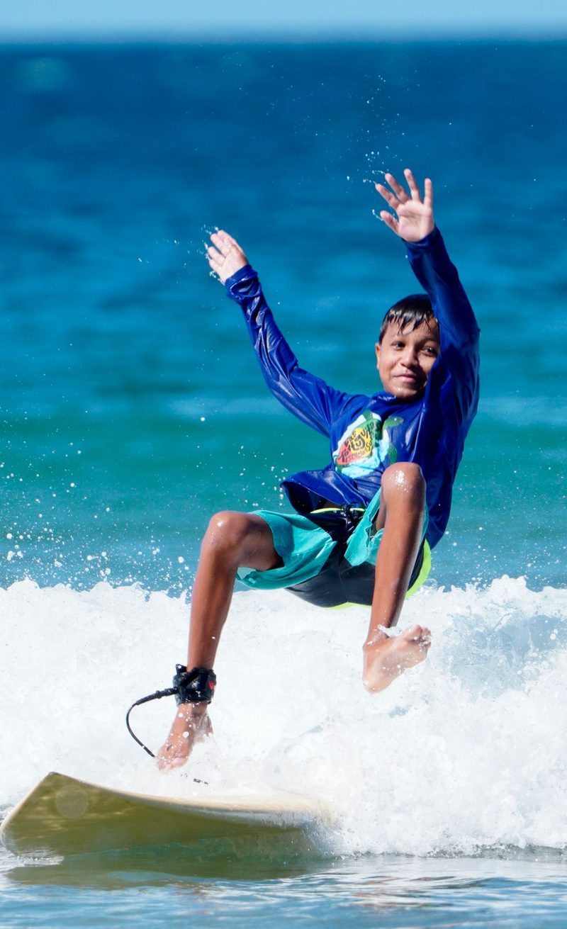 A Las Tortuguitas student surfing
